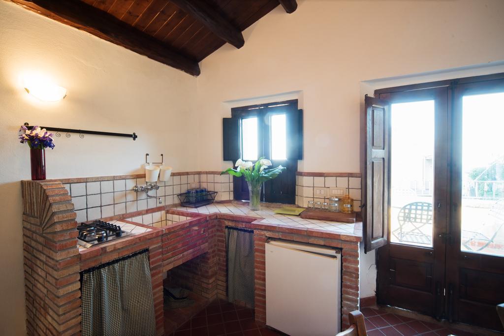 The Clock Houses Borgo Gallodoro يتوجاني المظهر الخارجي الصورة