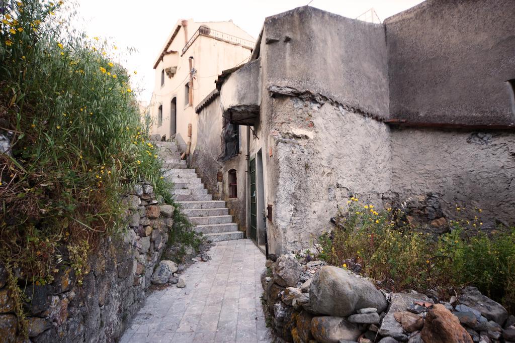 The Clock Houses Borgo Gallodoro يتوجاني المظهر الخارجي الصورة
