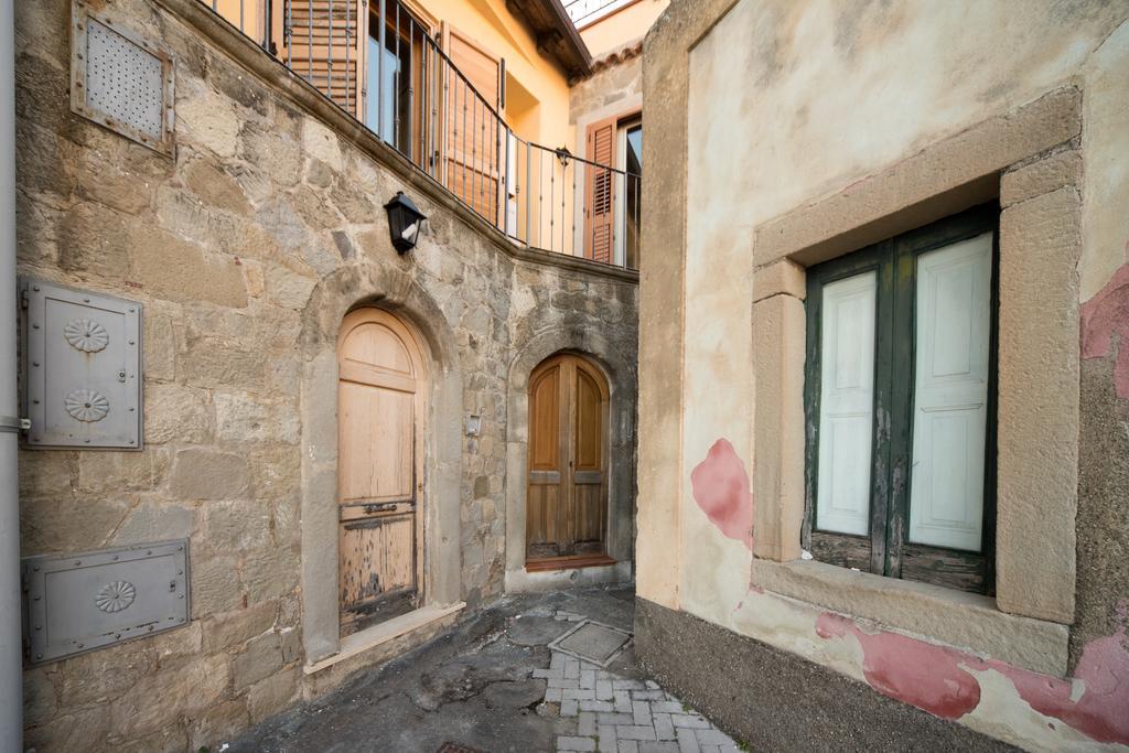 The Clock Houses Borgo Gallodoro يتوجاني المظهر الخارجي الصورة
