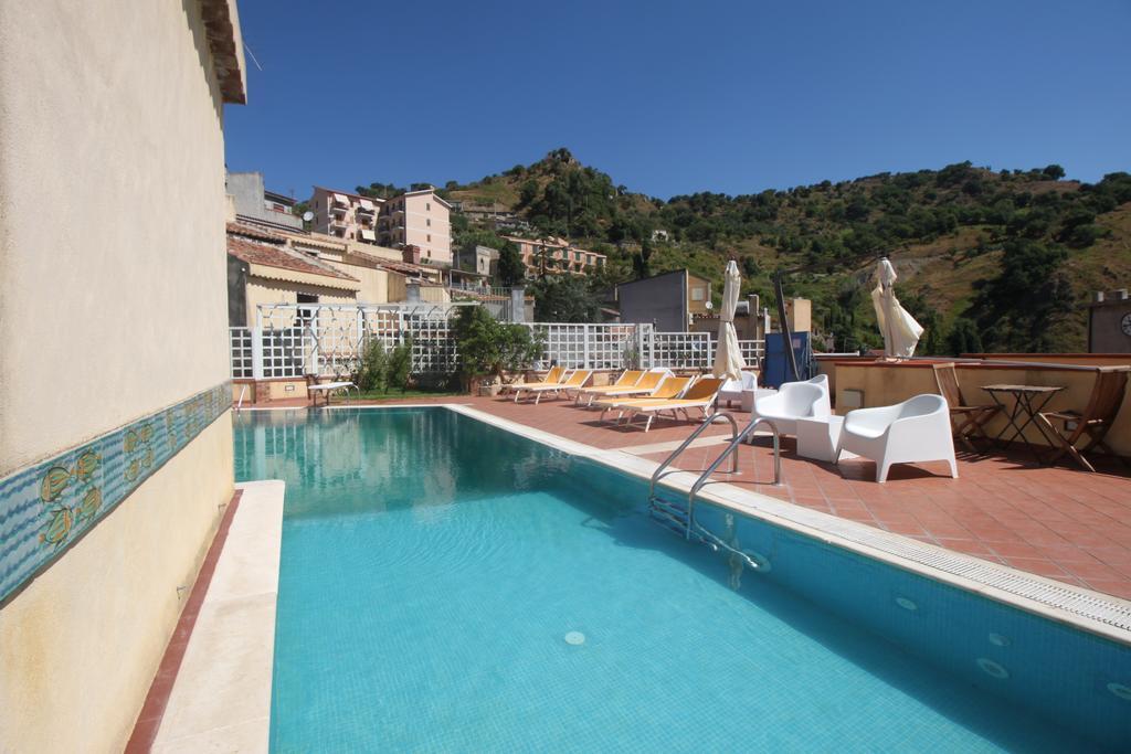 The Clock Houses Borgo Gallodoro يتوجاني المظهر الخارجي الصورة